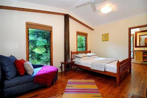 фото отеля Cow Bay Homestay