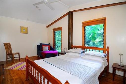 фото отеля Cow Bay Homestay