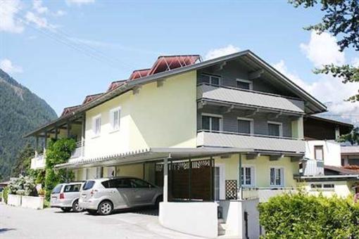 фото отеля Landhaus Schopf Apartment Arzl im Pitztal