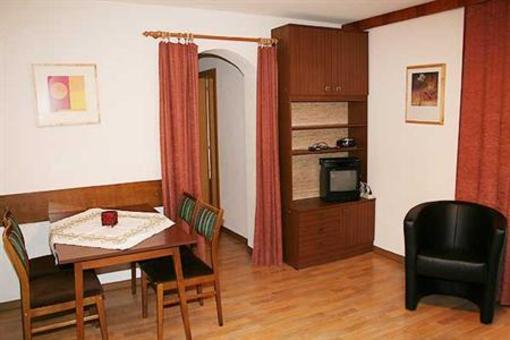 фото отеля Landhaus Schopf Apartment Arzl im Pitztal