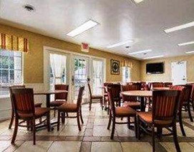 фото отеля Baymont Inn & Suites Orangeburg