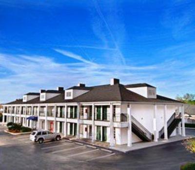 фото отеля Baymont Inn & Suites Orangeburg