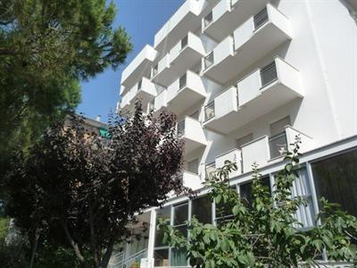 фото отеля Hotel Raffaello Cesenatico