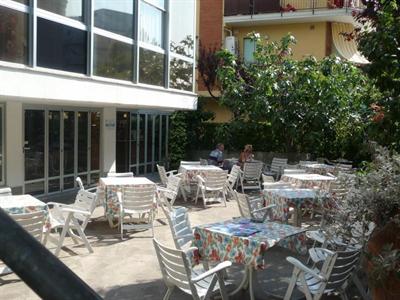 фото отеля Hotel Raffaello Cesenatico