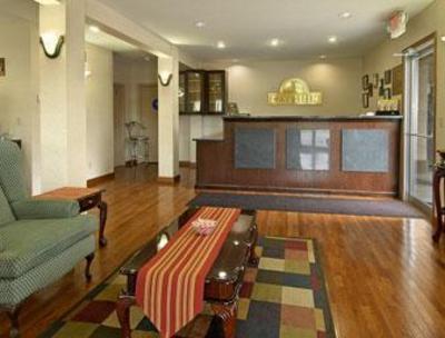 фото отеля Days Inn Fairmont