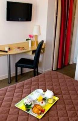 фото отеля Hotel du Port et de l'Aven