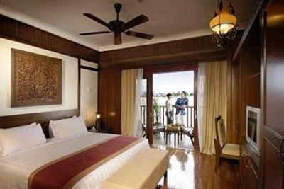 фото отеля Bukit Merah Laketown Resort