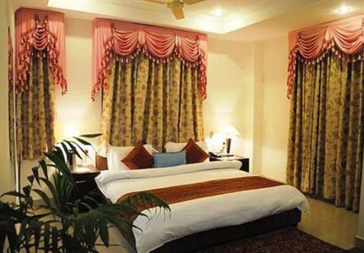 фото отеля G K Conifer Hotel