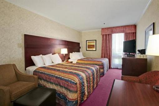 фото отеля Tropical Inn - North Battleford