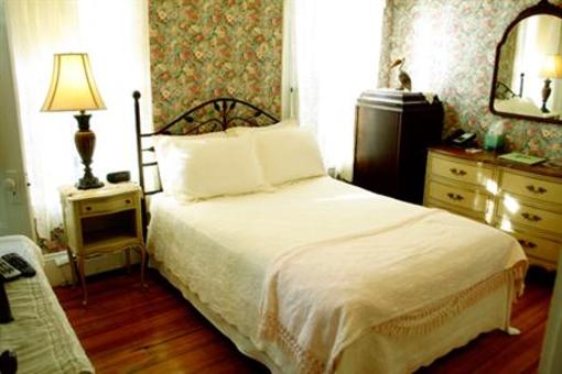 фото отеля Coolidge Corner Guest House Bed & Bagel