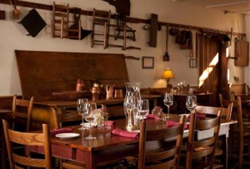 фото отеля The Golden Lamb Inn