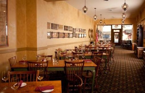 фото отеля The Golden Lamb Inn