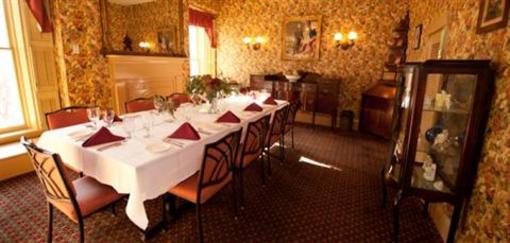 фото отеля The Golden Lamb Inn