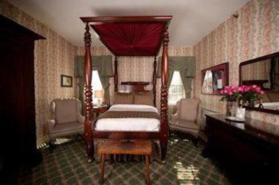 фото отеля The Golden Lamb Inn