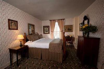 фото отеля The Golden Lamb Inn