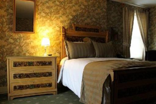фото отеля The Golden Lamb Inn