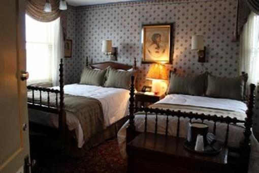 фото отеля The Golden Lamb Inn