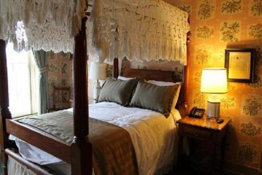 фото отеля The Golden Lamb Inn