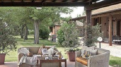 фото отеля Fattoria San Lorenzo Tenuta Livia Apartments