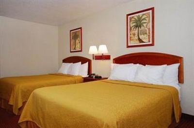 фото отеля Super 8 San Antonio at I-10