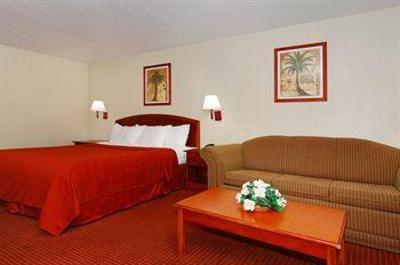 фото отеля Super 8 San Antonio at I-10