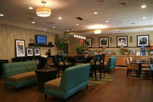 фото отеля Hampton Inn Airport Columbus (Georgia)