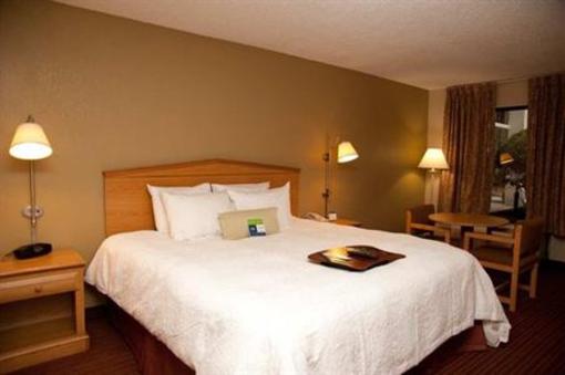 фото отеля Hampton Inn Airport Columbus (Georgia)