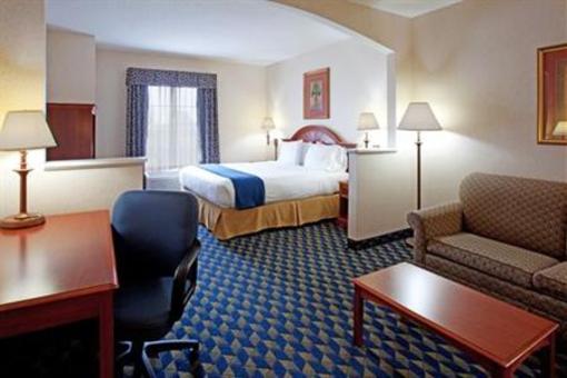 фото отеля Holiday Inn Express Hotel & Suites Orangeburg