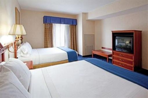 фото отеля Holiday Inn Express Hotel & Suites Orangeburg
