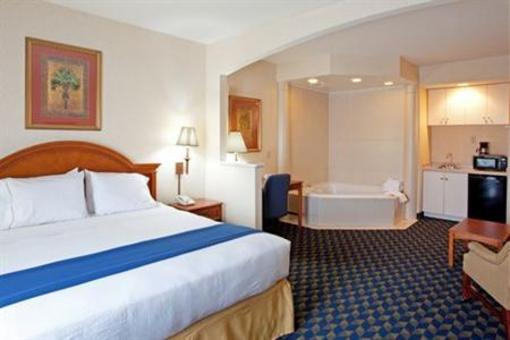 фото отеля Holiday Inn Express Hotel & Suites Orangeburg