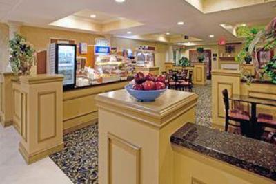 фото отеля Holiday Inn Express Hotel & Suites Orangeburg
