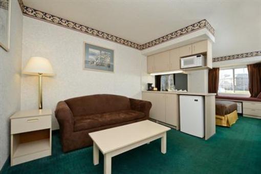 фото отеля Americas Best Value Inn & Suites Sunbury