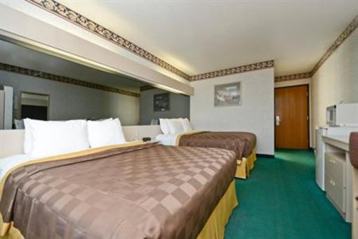 фото отеля Americas Best Value Inn & Suites Sunbury