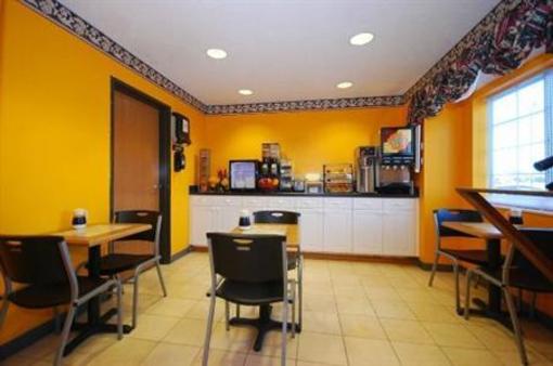фото отеля Americas Best Value Inn & Suites Sunbury