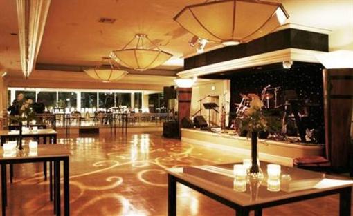 фото отеля Sportsmen's Lodge Hotel