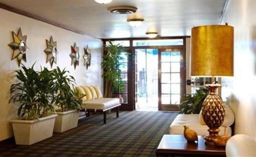 фото отеля Sportsmen's Lodge Hotel