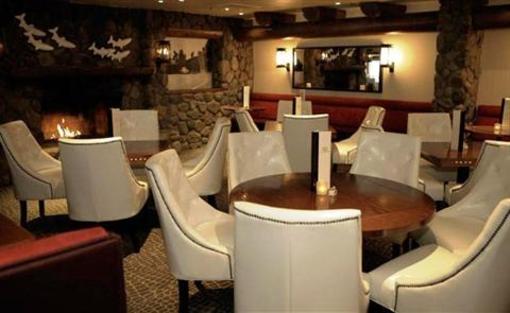 фото отеля Sportsmen's Lodge Hotel