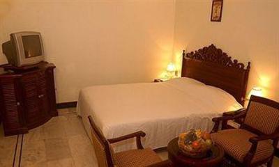 фото отеля Paradise Isle Beach Resort