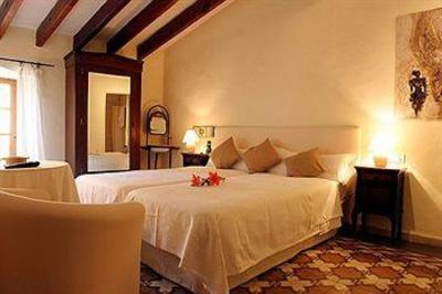 фото отеля Fornalutx Petit Hotel