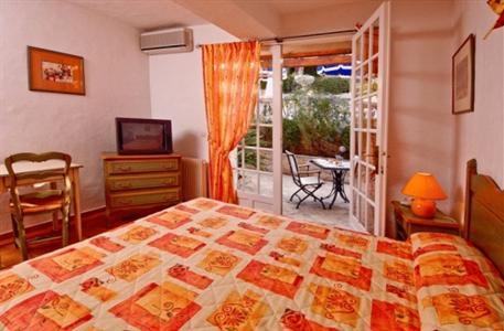 фото отеля Hotel Jas Neuf Sainte-Maxime