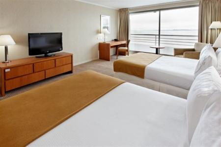 фото отеля Holiday Inn Express Puerto Montt