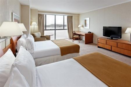 фото отеля Holiday Inn Express Puerto Montt