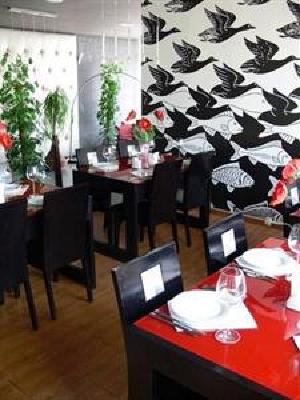 фото отеля 7 Days Hotel Kamianets-Podilskyi