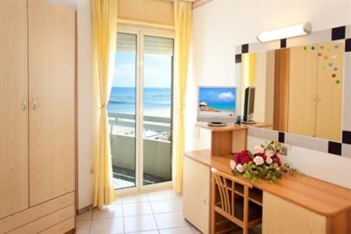 фото отеля Hotel Caesar Cesenatico