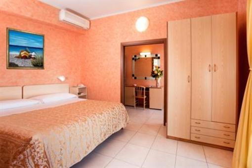 фото отеля Hotel Caesar Cesenatico