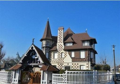 фото отеля Marie Antoinette Apartments Cabourg