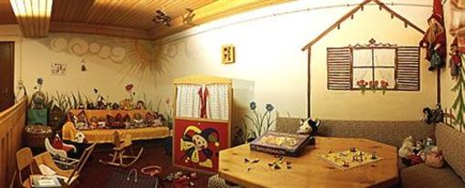 фото отеля Appartementhaus Holiday Lech am Arlberg