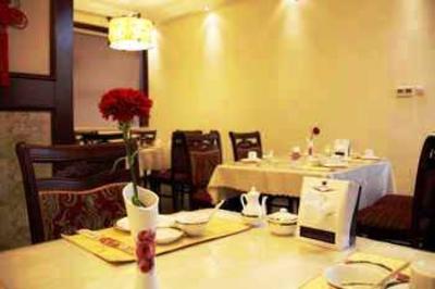 фото отеля Yifeng Hotel