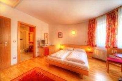 фото отеля Familiengastehaus Seebad Rust Pension
