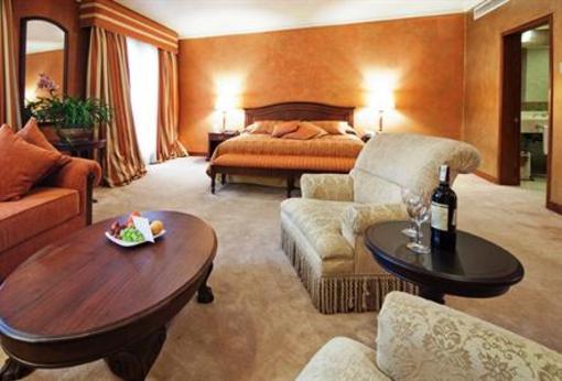фото отеля Hotel Belfort Dann Carlton Medellin